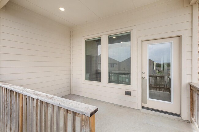 Building Photo - 2630 River Pointe