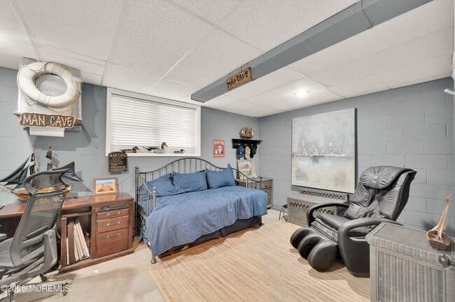 Building Photo - 619 Beacon Blvd