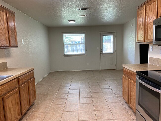 Building Photo - 206 Burnham Dr