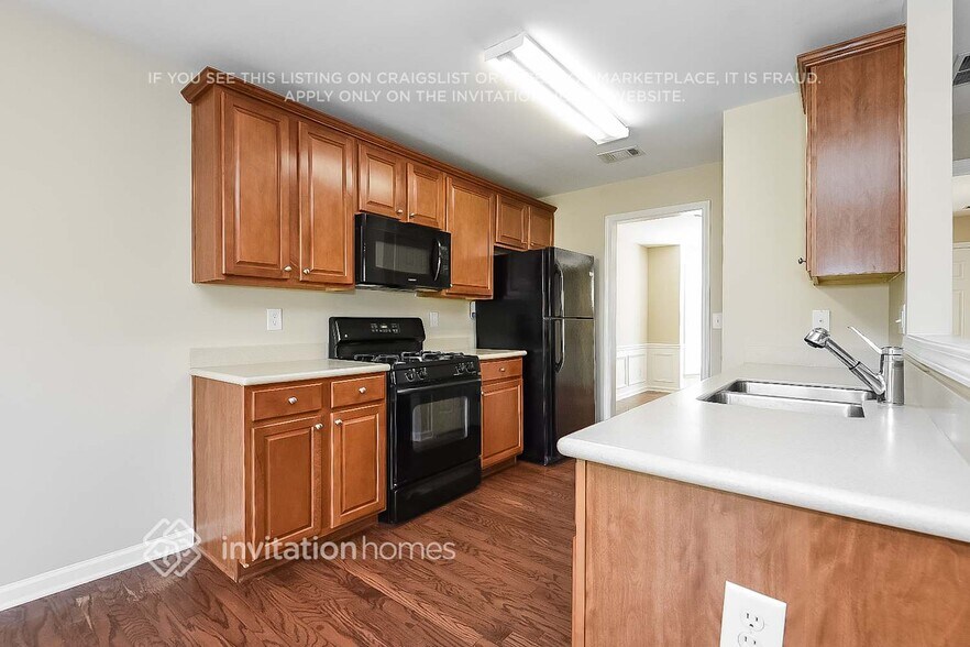 Building Photo - 543 Watercress Dr