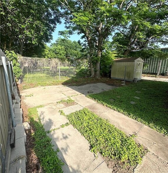 Building Photo - 1722 Hermosa St