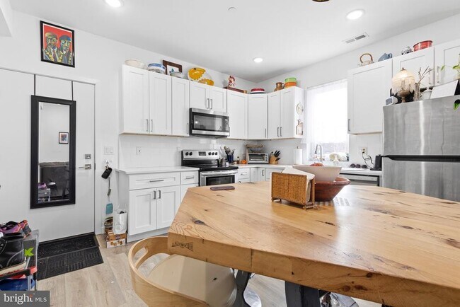 Building Photo - 2400 Germantown Ave