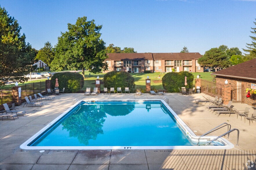 Primary Photo - Evergreen Park Townhomes and Apartments