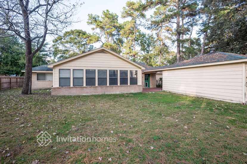 Building Photo - 12103 Silver Creek Dr