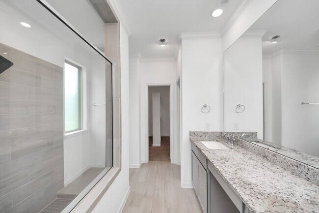 Building Photo - 3007 Velda May Dr
