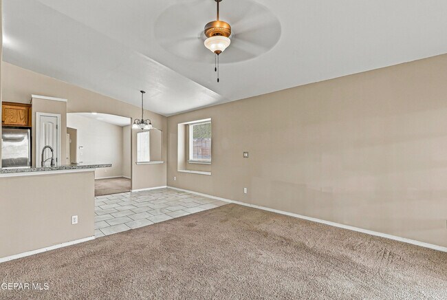 Building Photo - 11412 Flor Veronica Dr