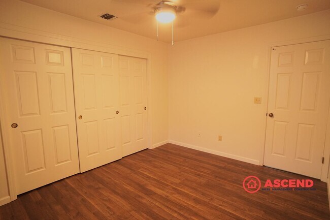 Building Photo - Beautiful Home Located In Rosedale Area!