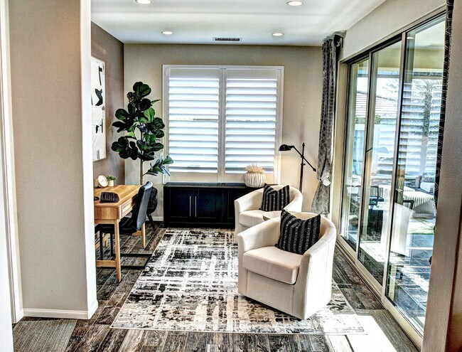 Building Photo - 51234 Longmeadow St