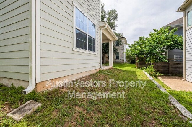 Building Photo - 6715 Windrift Way