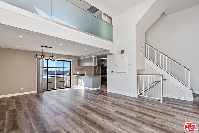 Building Photo - 3780 Ocean View Ave