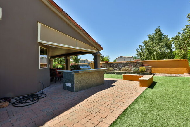Building Photo - 1307 E Treasure Cove Dr