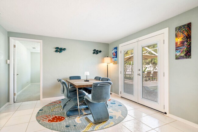 Building Photo - 3003 W Vina Del Mar Blvd