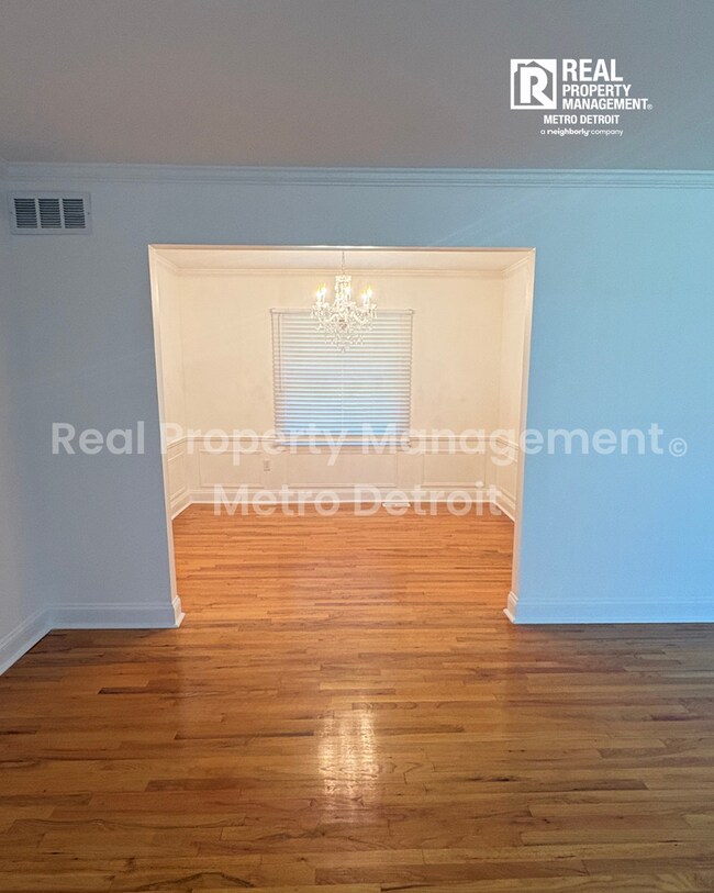 Building Photo - 4-Bedroom Single-Family Home in Troy, Michigan