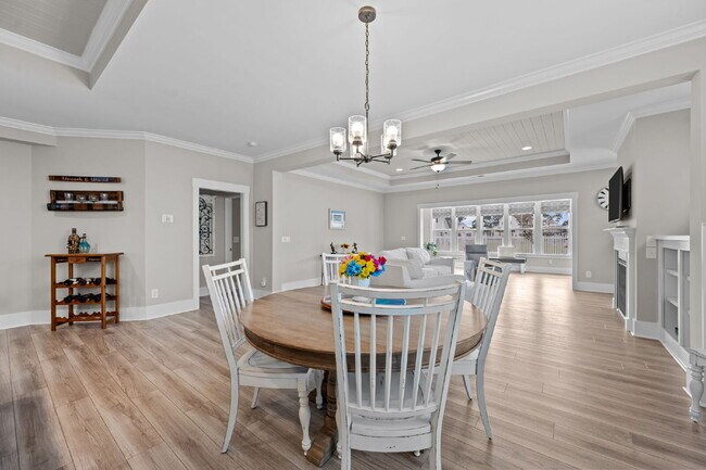 Building Photo - "Coastal Comfort Awaits: Spacious 3-Bed, 3-Bath Home in Holly Ridge!"
