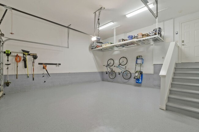 Building Photo - 1 Bed, 1 Bath Garage Apartment in Westhaven