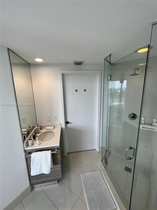 Building Photo - 121 NE 34th St