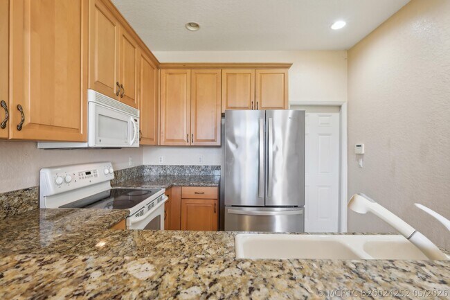Building Photo - 2584 Stockbridge Square SW