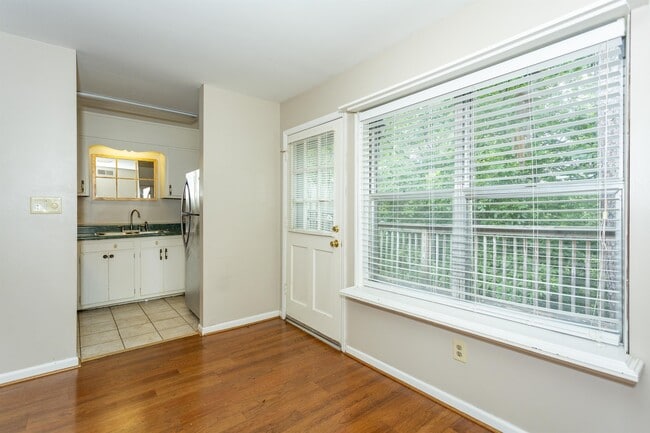 Building Photo - 2014 Montreat Pkwy