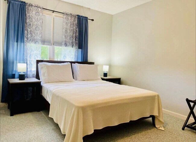 Building Photo - 115 2nd St