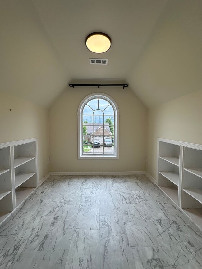 Building Photo - COMING SOON! Beautiful, Spacious 3 BR Home...