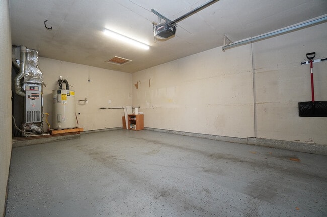 Building Photo - 2569 Camden Ln