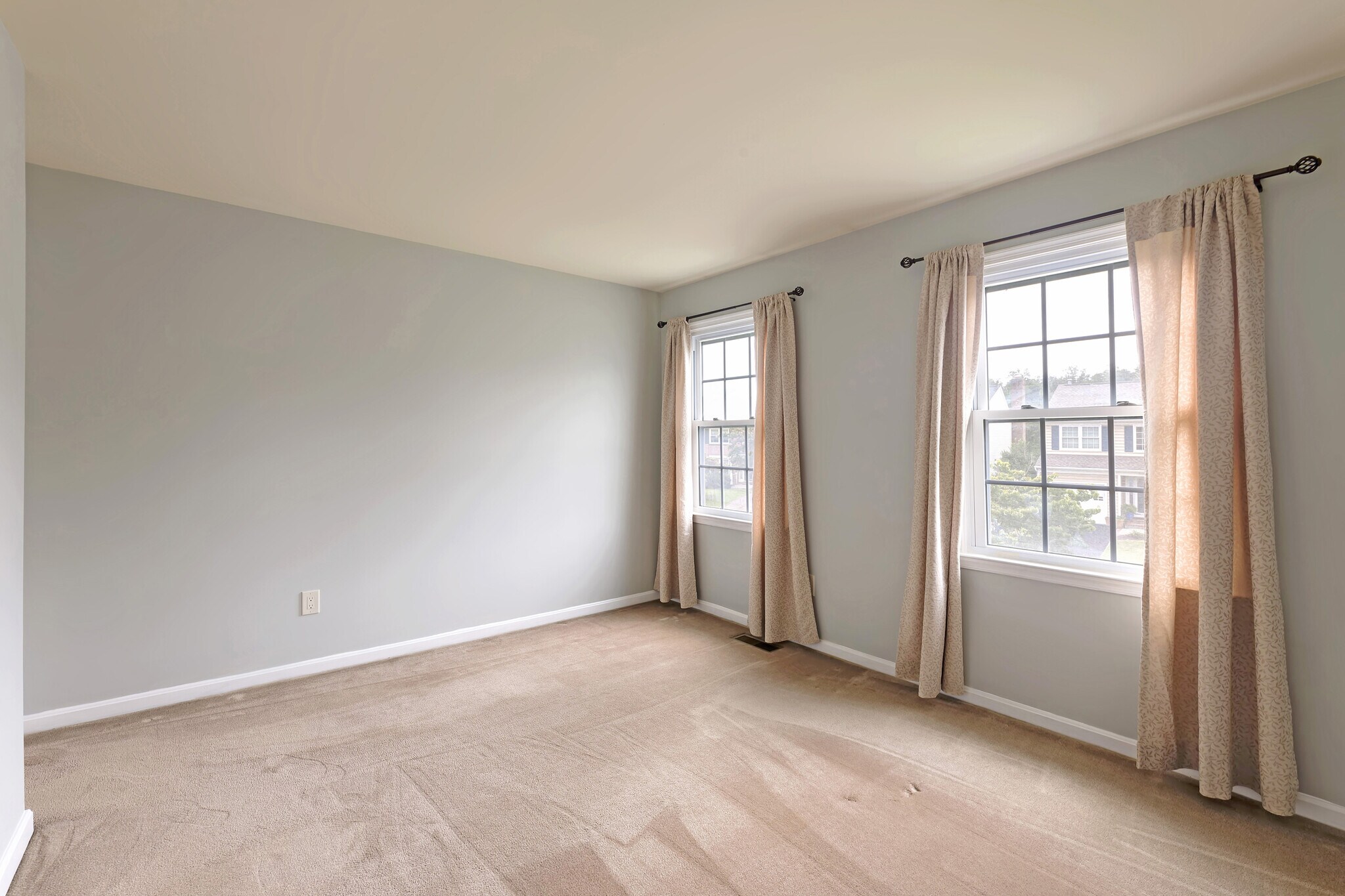 Building Photo - 8010 Old Parsonage Ct