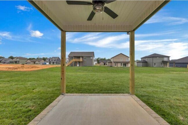 Building Photo - Brand New Three Bedroom