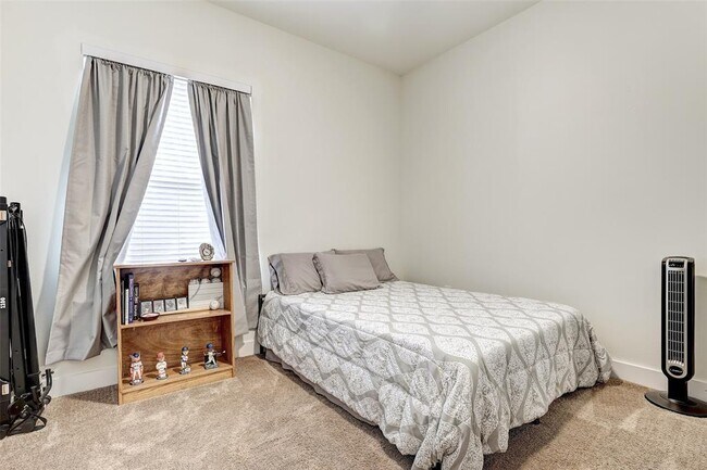 Building Photo - 2400 Louis Henna Blvd