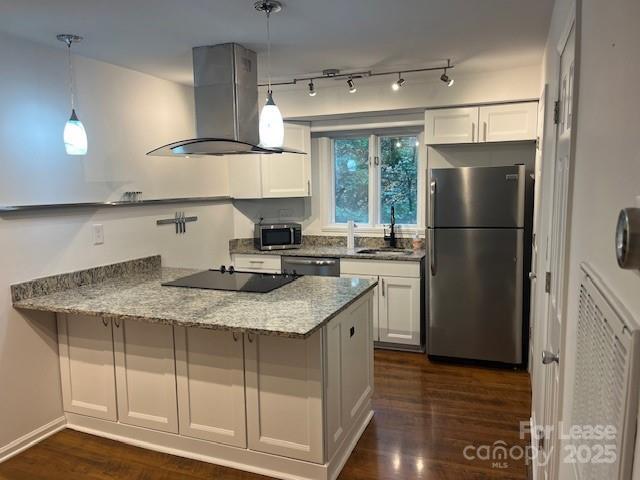 Building Photo - 433 W 8th St