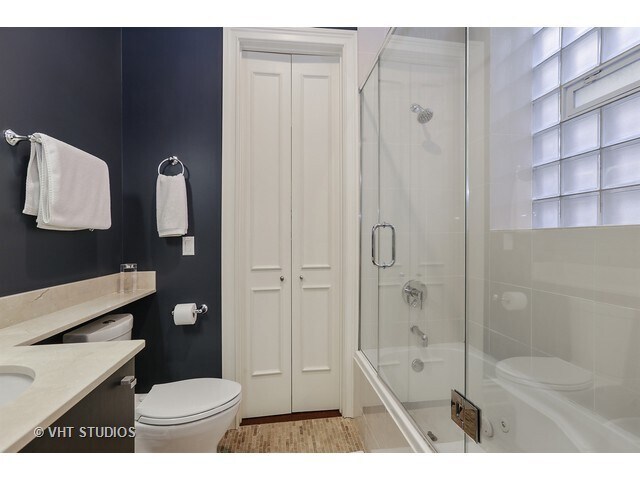 Building Photo - 3161 N Halsted St