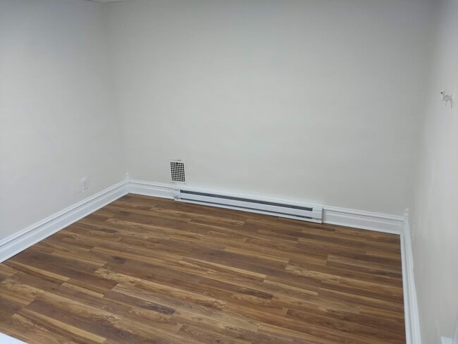 Building Photo - 424 N Jordan St