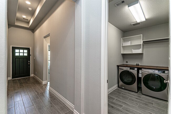 Building Photo - 546 Cedar Harbor Ct