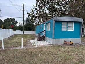 Building Photo - 2Bed 1Bath Rent To Own in Zephyrhills, FL