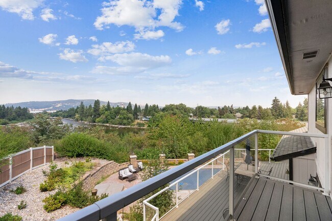 Building Photo - Stunning Home and Three Bay Shop Along Spo...