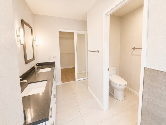 Building Photo - Welcome to this stunning 3 bedroom and 2.5 bathroom in the heart of Fremont, Ca