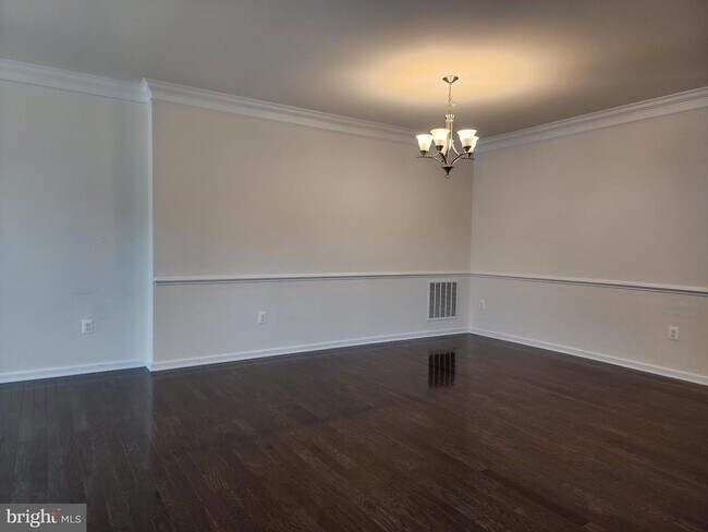 Building Photo - 25020 Cambridge Hl Ter