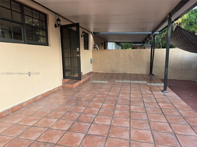 Building Photo - 1630 NW 31st Ave