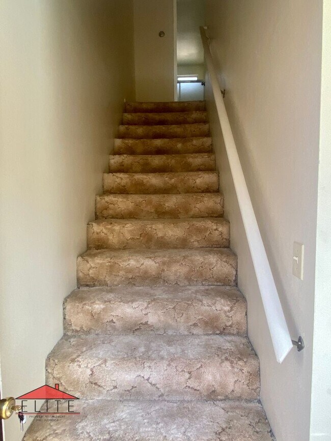 Building Photo - 649 E Ridgecrest Blvd