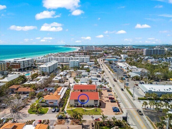 Building Photo - 6708 Sarasea Cir