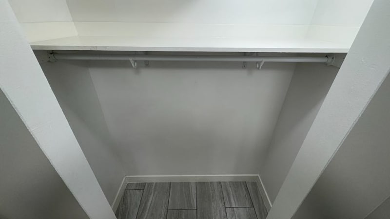 Building Photo - 4207 N Linder Ave