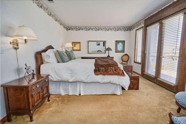 Building Photo - Spacious 3-Bedroom Lake House in Victorvil...