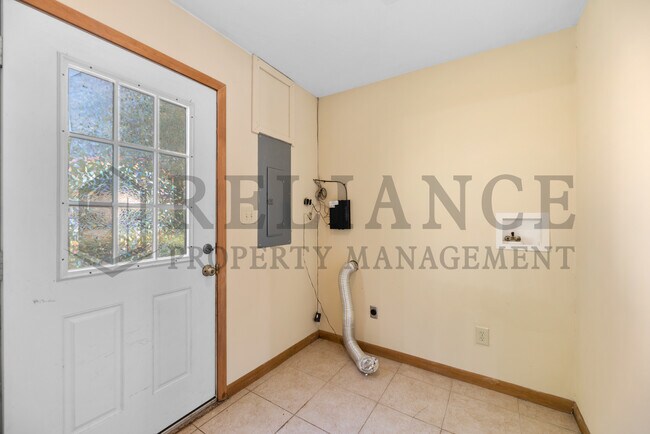 Building Photo - 203 N Ohio St