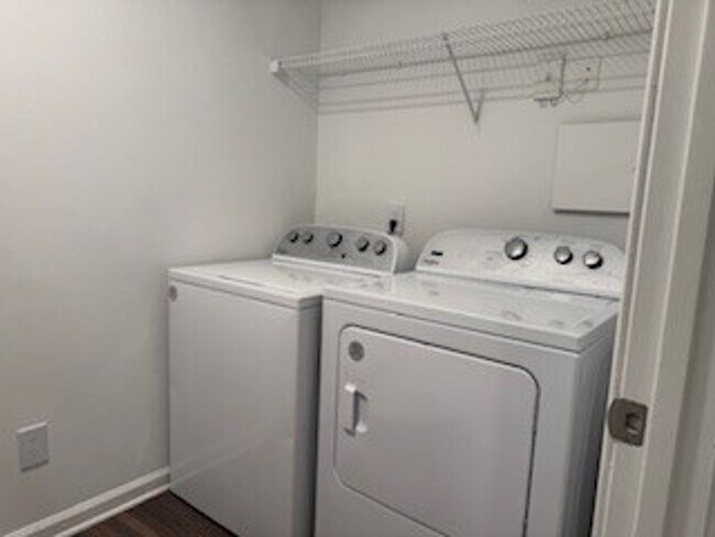 Building Photo - 5028 Gardner Dr