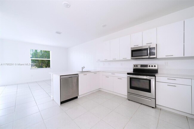 Building Photo - 12661 NW 23rd Pl