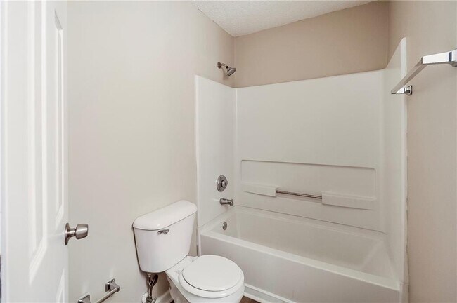Building Photo - 4966 River Overlook Way