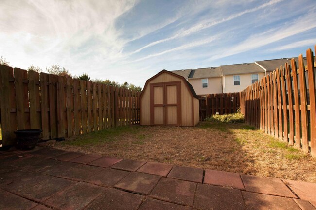 Building Photo - 10502 Guilderland Ct