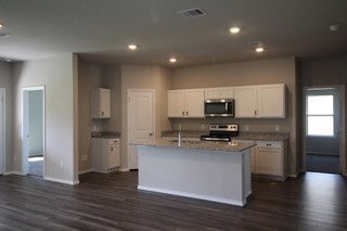 Building Photo - 210 Barton Crk