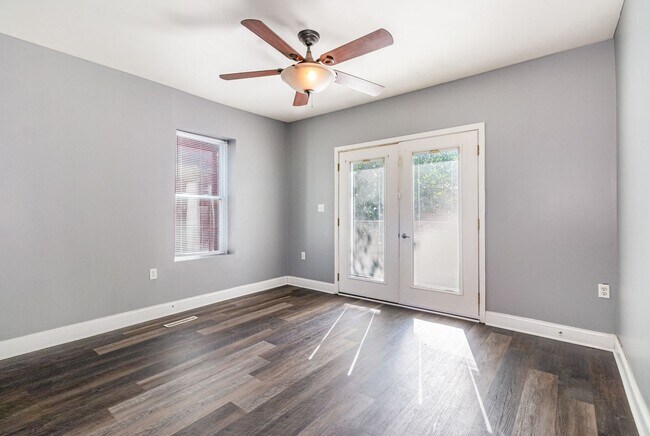 Building Photo - 2136 Susquehanna St