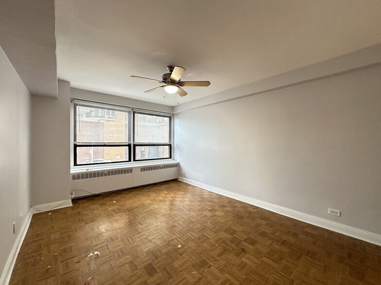 Building Photo - 4180 N Marine Dr