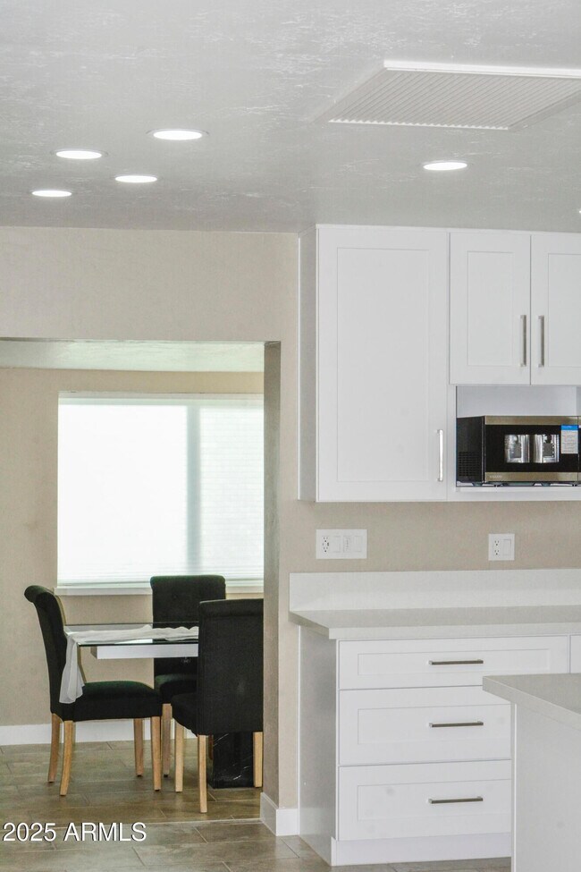 Building Photo - 14801 N Agua Fria Dr